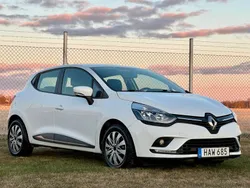Vit Begagnad 2016 Renault Clio IV Zen Halvkombi | 99 500 kr (Marknadspris)