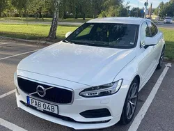 Vit Begagnad 2020 Volvo S90 Momentum Sedan | 280 000 kr (Marknadspris)