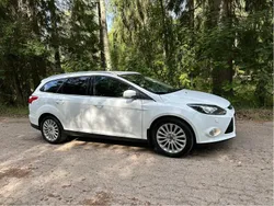 Vit Begagnad 2013 Ford Focus Titanium Kombi | 40 000 kr (Bra pris)
