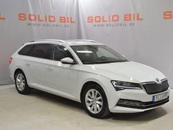 Vit Begagnad 2023 Skoda Superb Business Line Kombi | 318 900 kr (Bra pris)
