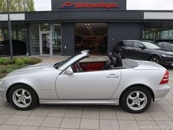 Silver samma som bilen Begagnad 2001 Mercedes SLK200 Cab | 79 900 kr (Marknadspris)