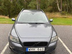 Grå Begagnad 2005 Volvo V50 Kombi | 14 000 kr (Lite dyr)