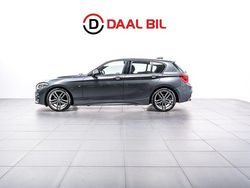 Grå Begagnad 2018 BMW 118 M Sport Halvkombi | 148 700 kr (Marknadspris)