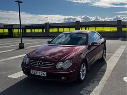 Röd Begagnad 2003 Mercedes CLK240 Avantgarde Sportkupé | 60 000 kr (Marknadspris)