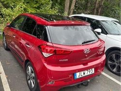 Röd Begagnad 2016 Hyundai i20 Premium Halvkombi | 80 000 kr (Bra pris)