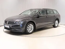 Mörkgrå Begagnad 2023 VW Passat Business Kombi | 304 400 kr (Bra pris)