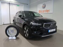 Svart Begagnad 2020 Volvo XC40 SUV | 319 900 kr (Marknadspris)