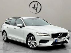 Vit Begagnad 2019 Volvo V60 Momentum Kombi | 244 900 kr (Marknadspris)