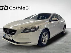 Vit Begagnad 2013 Volvo V40 Kombi | 109 900 kr (Marknadspris)