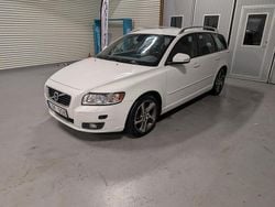 Vit Begagnad 2011 Volvo V50 Momentum Kombi | 89 900 kr (Dyr)