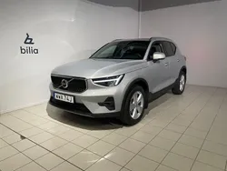 Silver Begagnad 2023 Volvo XC40 Core SUV | 349 900 kr (Marknadspris)