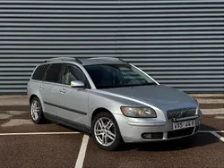 Grå Begagnad 2005 Volvo V50 Kinetic Kombi | 29 000 kr (Marknadspris)