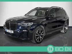 Svart Begagnad 2022 BMW X7 M Sport SUV | 929 900 kr (Marknadspris)