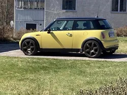 Gul Begagnad 2005 Mini Cooper Pepper Halvkombi | 55 000 kr (Marknadspris)