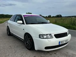 Vit Begagnad 2000 Audi A3 Halvkombi | 43 000 kr
