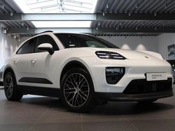 Vit (white) Begagnad 2024 Porsche Macan SUV | 875 000 kr (Marknadspris)