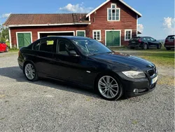 Svart Begagnad 2010 BMW 320 Sedan | 71 000 kr (Marknadspris)