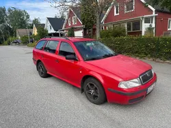 Röd Begagnad 2003 Skoda Octavia Tour Kombi | 11 900 kr (Lite dyr)