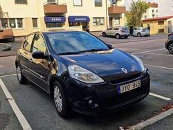 Svart Begagnad 2010 Renault Clio R.S. Halvkombi | 31 499 kr (Marknadspris)