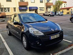 Svart Begagnad 2010 Renault Clio R.S. Halvkombi | 31 499 kr (Marknadspris)