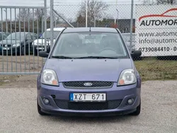 Lila Begagnad 2006 Ford Fiesta Halvkombi | 33 900 kr (Marknadspris)