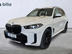 Vit Begagnad 2025 BMW X5 Comfort Edition SUV | 1 149 900 kr (Superpris)