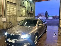 Brun Begagnad 2011 Skoda Superb Elegance Kombi | 70 000 kr (Bra pris)
