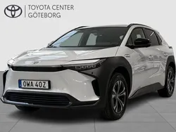 Vit Begagnad 2023 Toyota bZ4X Style SUV | 469 900 kr