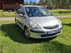 Silver Begagnad 2005 Honda Jazz Halvkombi | 19 000 kr (Marknadspris)