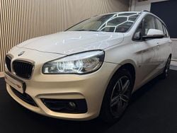 Vit Begagnad 2016 BMW 218 Gran Tourer Sport Line Minibuss | 109 900 kr (Marknadspris)