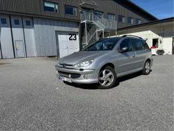 Grå Begagnad 2005 Peugeot 206 Kombi | 16 900 kr (Marknadspris)