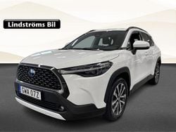 Vit Begagnad 2022 Toyota Corolla Cross Style SUV | 369 000 kr (Marknadspris)