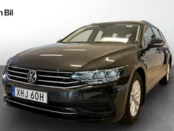 Mörkgrå Begagnad 2021 VW Passat Kombi | 239 900 kr (Marknadspris)