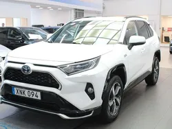 Vit Begagnad 2021 Toyota RAV4 Hybrid Edition SUV | 419 900 kr (Marknadspris)