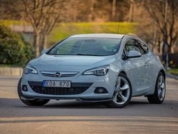 Vit Begagnad 2012 Opel Astra GTC Halvkombi | 65 000 kr