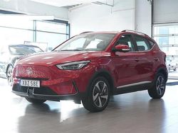Röd (diamond red) Begagnad 2022 MG ZS Luxury Sedan | 229 900 kr