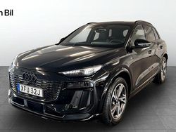 Svart (mytsvart metallic) Ny 2025 Audi Q6 e-tron Comfort SUV | 990 100 kr (Marknadspris)