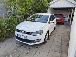 Vit Begagnad 2012 VW Polo Halvkombi | 67 500 kr (Marknadspris)
