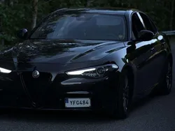 Svart Begagnad 2017 Alfa Romeo Giulia Sedan | 166 000 kr