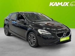 Svart Begagnad 2017 Volvo V40 Momentum Halvkombi | 134 900 kr (Marknadspris)