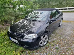 Svart Begagnad 2004 Opel Astra Cabriolet Cab | 39 900 kr