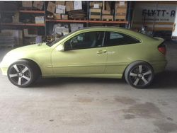 Grön Begagnad 2002 Mercedes C230 Sportkupé | 18 000 kr