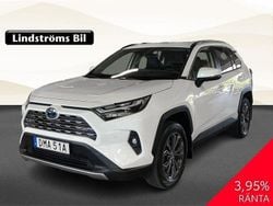 Vit Begagnad 2024 Toyota RAV4 Hybrid Executive SUV | 459 000 kr (Marknadspris)