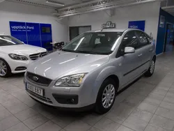Silver (moondust silver met) Begagnad 2007 Ford Focus Halvkombi | 54 400 kr