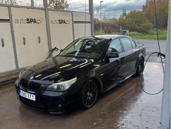 Svart Begagnad 2004 BMW 545 Comfort Edition Sedan | 79 000 kr