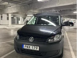 Svart Begagnad 2015 VW Caddy Minibuss | 75 000 kr (Marknadspris)
