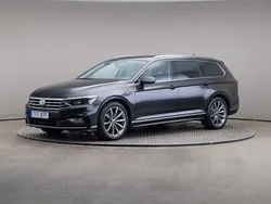 Mörkgrå Begagnad 2022 VW Passat Executive Kombi | 289 000 kr (Marknadspris)
