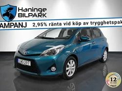 Grön Begagnad 2013 Toyota Yaris Hybrid Active Halvkombi | 99 900 kr (Dyr)
