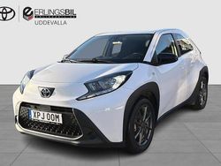 Vit Begagnad 2022 Toyota Aygo X Play SUV | 159 900 kr (Marknadspris)