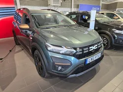 Grön Ny 2024 Dacia Jogger Extreme Minibuss | 319 500 kr (Marknadspris)